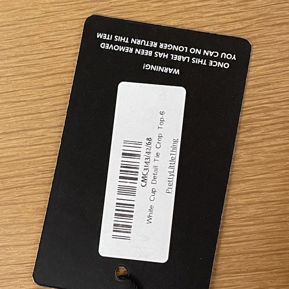 Women's Prettylittlething Size 2 White Cup Detail Tie Crop Top NWT New - Picture 5 of 6